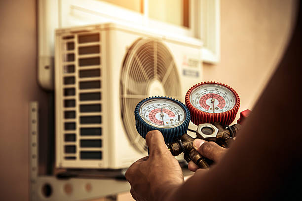 Professional Hvac technician working in Lafayette, TN